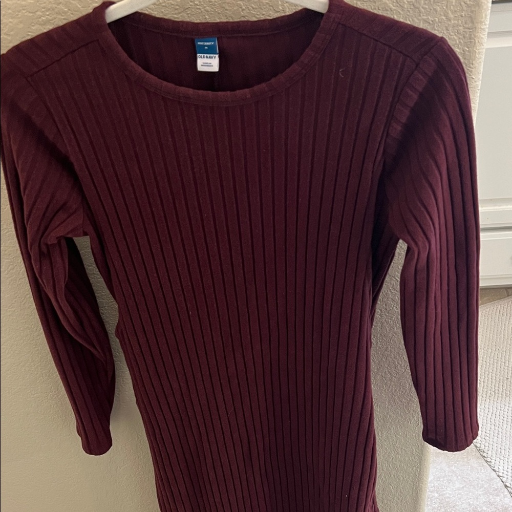 Old Navy Ribbed Maroon Long Sleeve maternity/nursing dress never worn
